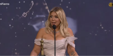 Wanda Nara rompió en llanto al ganar como conductora en el Martín Fierro