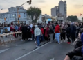 Caos en Avellaneda por un sándwich gigante de matambre a la pizza: hubo empujones y corridas