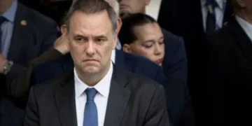 Renunció Adorni, acorralado por los escándalos de su patrimonio