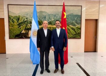 Juan Pablo Valdés presentó el potencial productivo de Corrientes al embajador de China y promovió nuevas inversiones