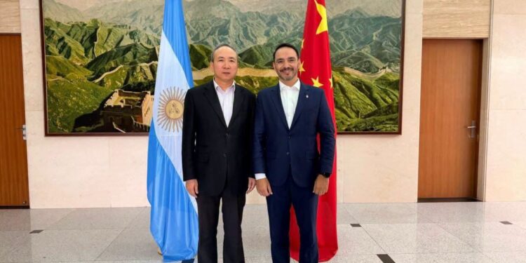 Juan Pablo Valdés presentó el potencial productivo de Corrientes al embajador de China y promovió nuevas inversiones