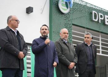 En el Barrio 17 de Agosto, Valdés inauguró oficinas de la DPEC y entregó nuevos vehículos para optimizar la atención