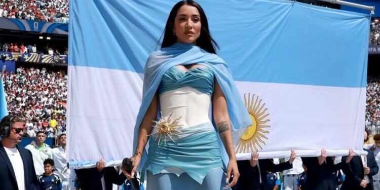 El gesto de María Becerra en España, en medio de “la campaña anti Argentina”