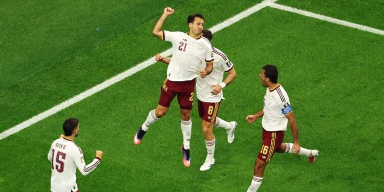 España derrotó con autoridad a Francia y es la primera finalista