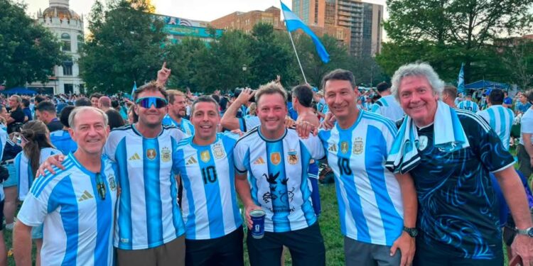 Experiencia de un esquinense en el Mundial: De la tensión a la fe de cara a la semifinal