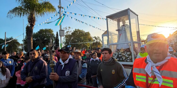 Más de 35.000 jinetes y 3.500 caminantes participan de 126ª Peregrinación de San Luis del Palmar a Itatí