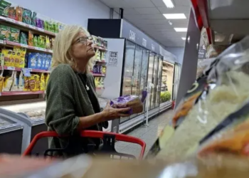 Canasta básica en alza: una familia necesitó más de $1.530.000 para no ser pobre