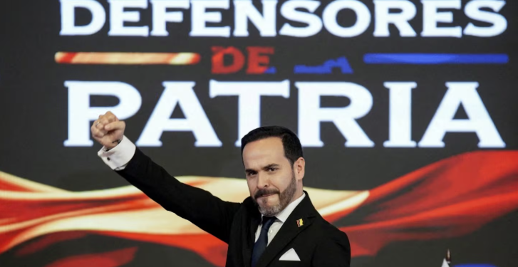 Con la presencia de Milei y bajo una alerta terrorista, asume el nuevo presidente de Colombia